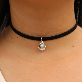 Choker with Pearl