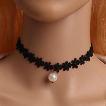 Lace Choker with Pearl
